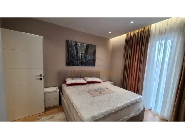 Tirane, jepet me qera apartament 2+1+2+PARKIM , Kati 4, 110 m² 1.000 € (RRUGA JORDAN MISJA)