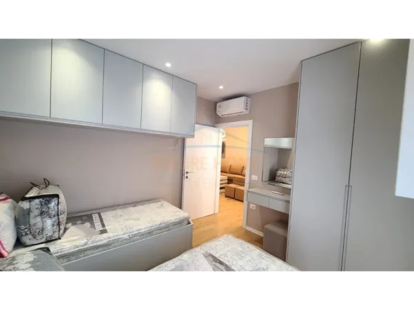 Tirane, jepet me qera apartament 2+1+2+PARKIM , Kati 4, 110 m² 1.000 € (RRUGA JORDAN MISJA)