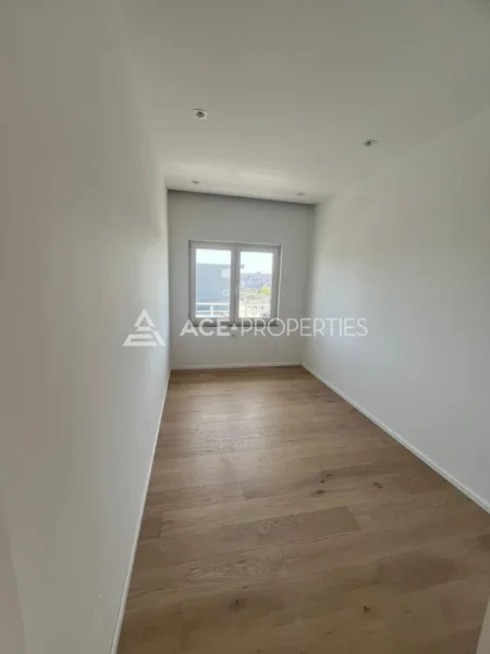 Durres, jepet me qera shtepi 3+1+Aneks Kati 3, 350 € (Kenete, Durres)