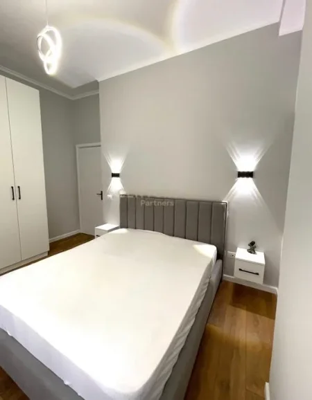 Tirane, shitet apartament 1+1 Kati 2, 70 m² 113.000 € (Fresku)