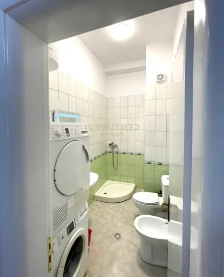 Tirane, shitet apartament 1+1 Kati 2, 70 m² 113.000 € (Fresku)