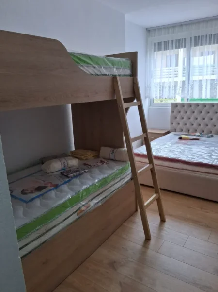 Shqiperi, jepet me qera apartament 1+1+Ballkon Kati 4, 65 m² 300 € (plazh)