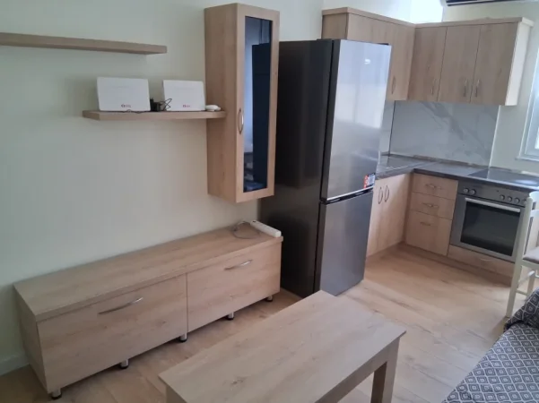 Shqiperi, jepet me qera apartament 1+1+Ballkon Kati 4, 65 m² 300 € (plazh)