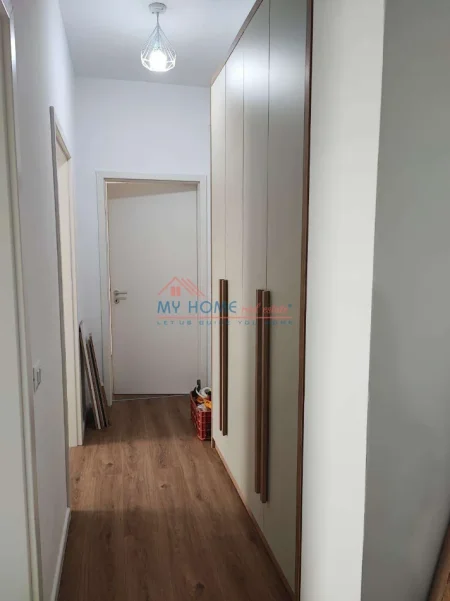 Tirane, jepet me qera apartament 2+1+Ballkon Kati 4, 100 m² 500 € (Kompleksi Kaimi)