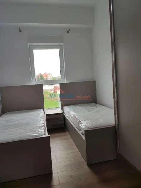 Tirane, jepet me qera apartament 2+1+Ballkon Kati 4, 100 m² 500 € (Kompleksi Kaimi)