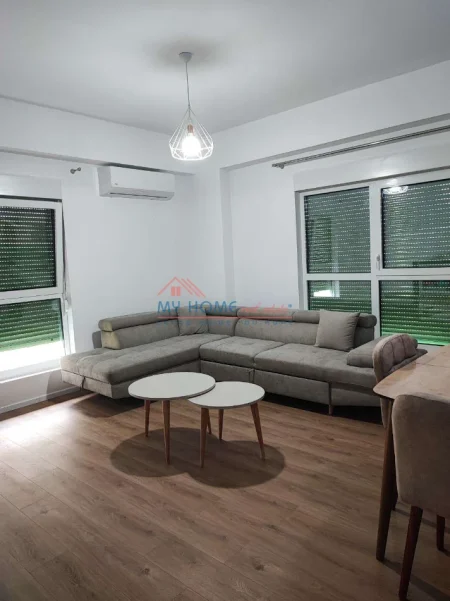 Tirane, jepet me qera apartament 2+1+Ballkon Kati 4, 100 m² 500 € (Kompleksi Kaimi)