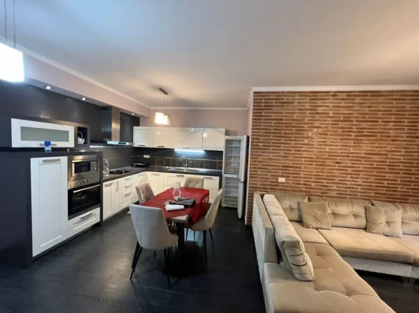 Tirane, jepet me qera apartament 2+1 Kati 3, 98 m² 800 € (DON BOSKO)