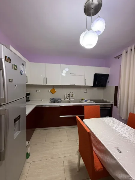 Tirane, jepet me qera apartament 2+1 Kati 2, 90 m² 600 € (rruga e kavajes)