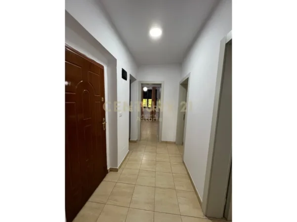 Tirane, jepet me qera apartament 2+1 Kati 3, 55 m² 550 € (mine peza)