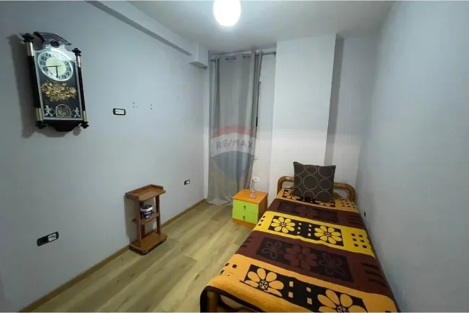 Tirane, jepet me qera apartament 3+1 , 110 m² 550 € (Kopshti Botanik)