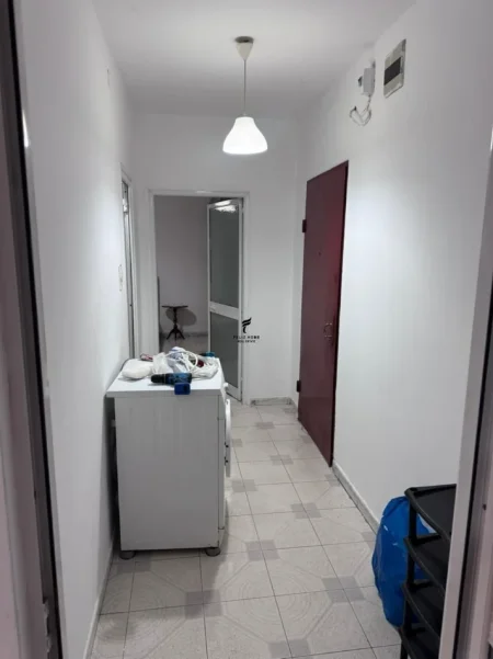 Tirane, jepet me qera apartament 1+1 Kati 1, 65 m² 350 € (LAPRAKE)