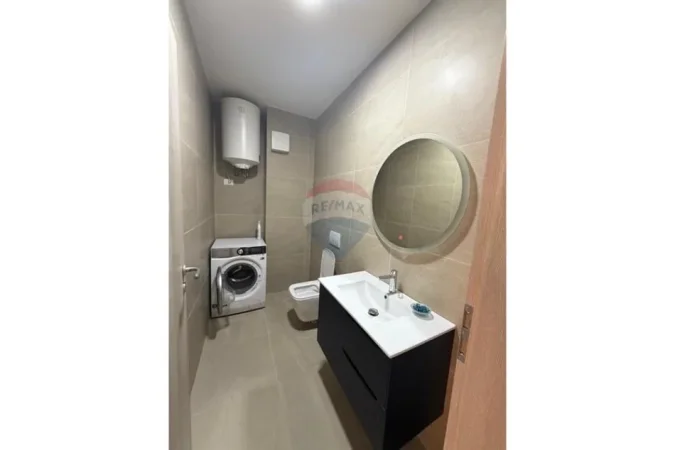 Tirane, jepet me qera apartament 2+1 , 100 m² 850 € (Kompleksi Delijorgji)