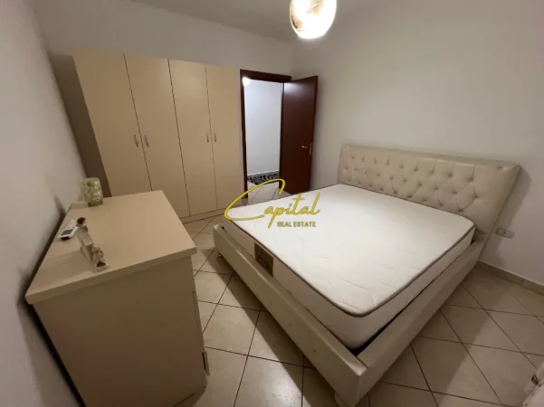 Tirane, jepet me qera apartament 2+1 Kati 4, 86 m² 650 € (KOMUNA E PARISIT)