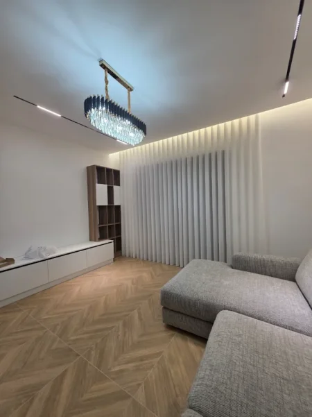 Tirane, jepet me qera apartament 1+1 Kati 2, 600 € (Astir)