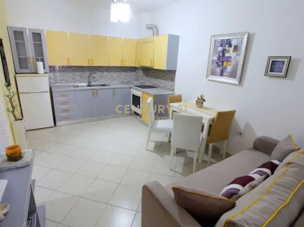 Tirane, jepet me qera apartament 1+1 Kati 2, 50 m² 370 € (astir)