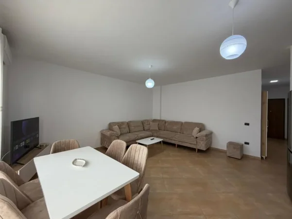 Tirane, jepet me qera apartament 2+1 Kati 2, 120 m² 730 € (Kopshti Botanik.)