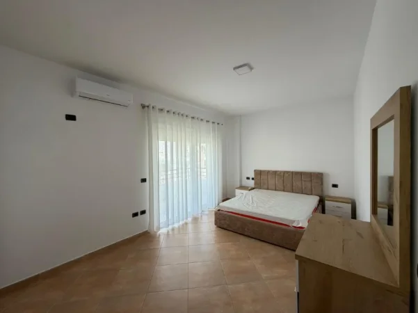 Tirane, jepet me qera apartament 2+1 Kati 2, 120 m² 730 € (Kopshti Botanik.)