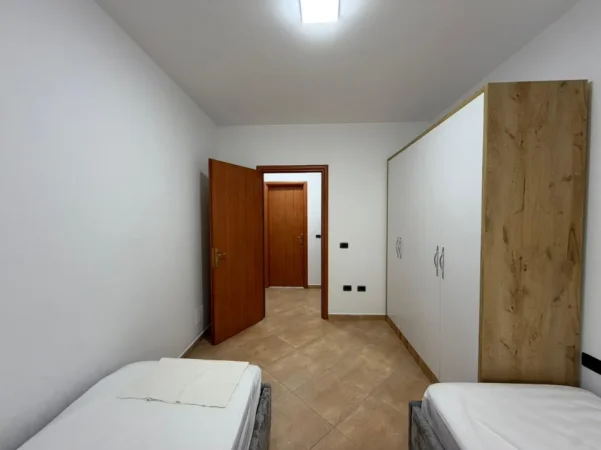 Tirane, jepet me qera apartament 2+1 Kati 2, 120 m² 730 € (Kopshti Botanik.)