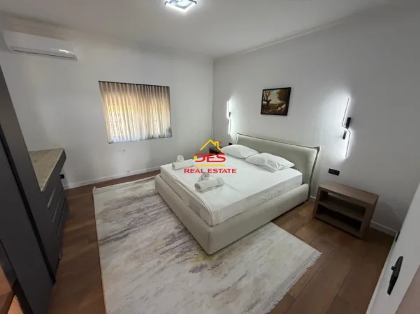 Vlore, jepet me qera Vile 2+1+Ballkon Kati 0, 130 m² 1.000 € (Risili)