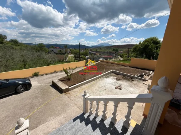 Vlore, jepet me qera Vile 2+1+Ballkon Kati 0, 130 m² 1.000 € (Risili)