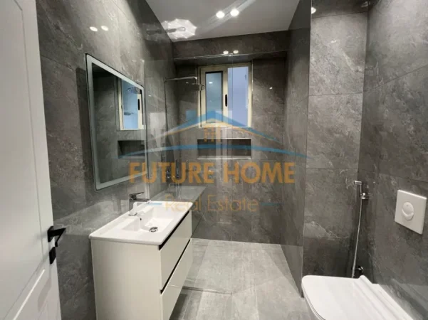 Tirane, jepet me qera apartament 2+1+Ballkon Kati 3, 124 m² 1.000 € (Zogu i zi)