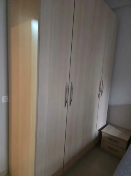 Tirane, jepet me qera 1+1+Ballkon , 65 m² 350 € (Nela6)