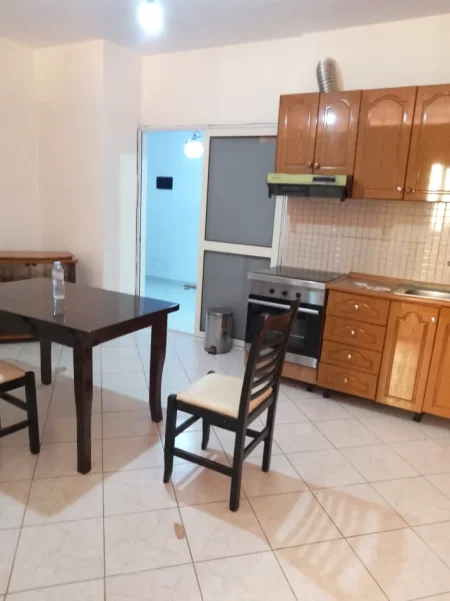 🏡 JEPET ME QERA APARTAMENT 1+1 TEK PARKU TEK  RRUGA E KAVAJËS , 400 Eur