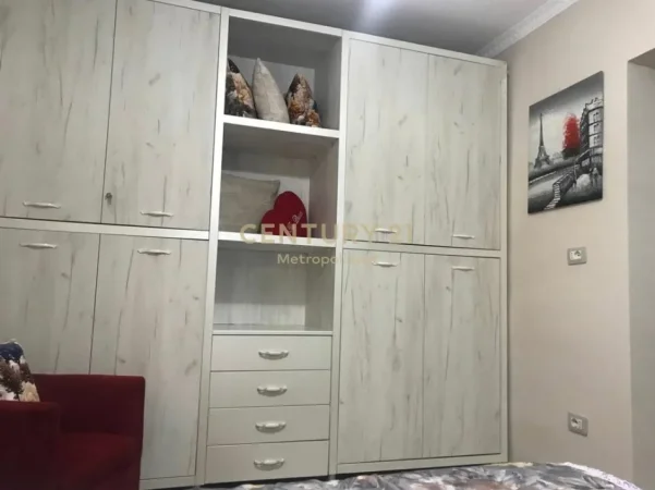 Tirane, jepet me qera apartament 1+1 Kati 2, 45 m² 650 € (myslym shyri)