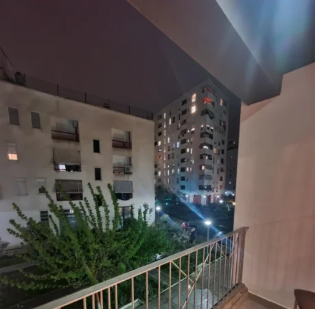 Tirane, jepet me qera apartament 1+1+Ballkon Kati 2, 66 m² 550 € (Kompleksi Kontakt)