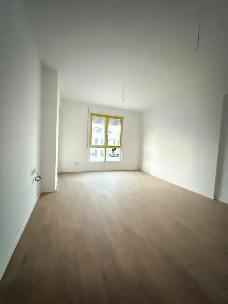 Tirane, shitet apartament 1+1 Kati 10, 64 m² 120.000 € (5 MAJI)