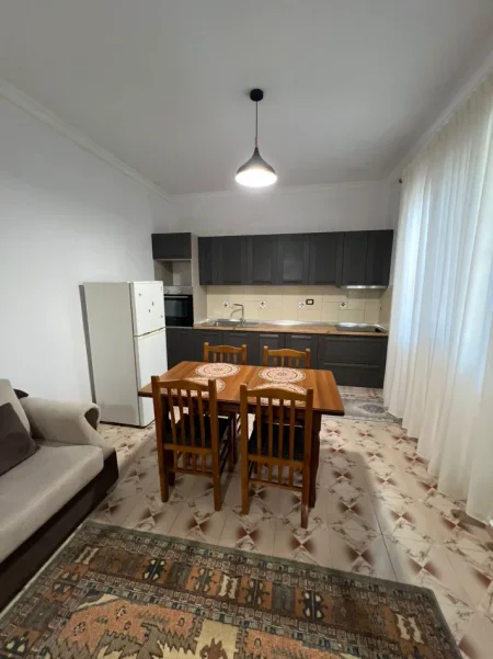 Tirane, jepet me qera apartament 1+1 Kati 1, 70 m² 400 € 