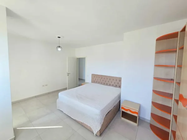 Tirane, shes apartament 2+1 Kati 6, 110 m² (Bulevardi Blu)