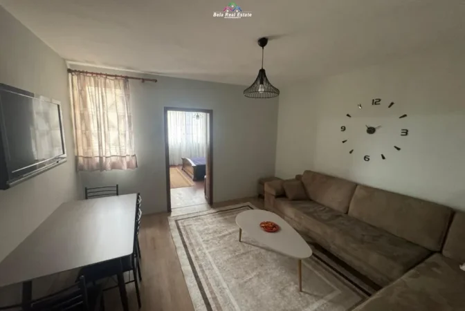 Tirane, jepet me qera apartament 2+1 Kati 3, 75 m² 550 € (Ish Tregu Elektrik)
