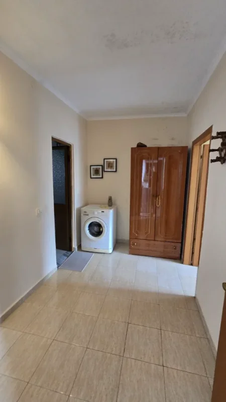 Tirane, shitet apartament 1+1+Ballkon Kati 4, 54 m² 95 milion leke