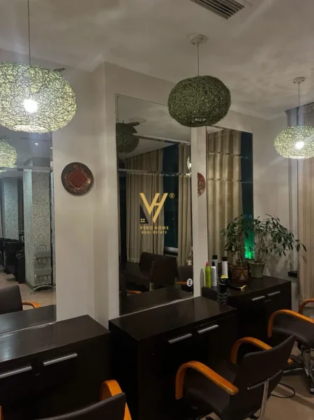 Tirane, jepet me qera parukeri Kati 0, 40 m² 370 € (RRUGA E ELBASANIT)