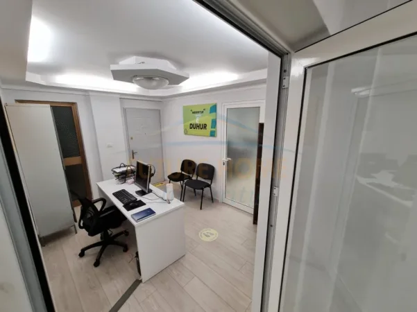 Tirane, jepet me qera ambjent biznesi Kati 1, 116 m² 850 € (Blloku, prane LSI)