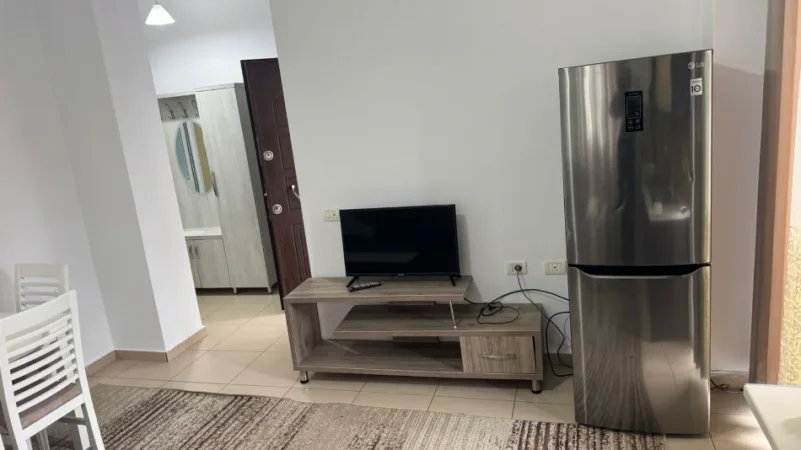 Tirane, jepet me qera apartament 1+1 Kati 1, 75 m² 45.000 leke (Concord Center)