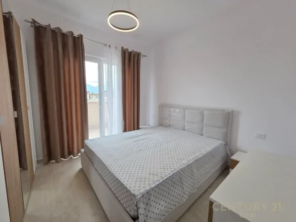 Tirane, jepet me qera apartament 2+1 Kati 3, 112 m² 750 € (laprake)