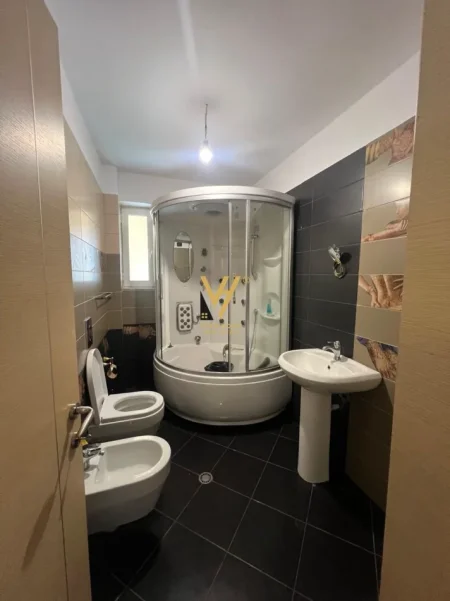 Tirane, shitet apartament 2+1+Ballkon Kati 6, 82 m² 189.000 € (ISH FUSHA E AVIACIONIT)