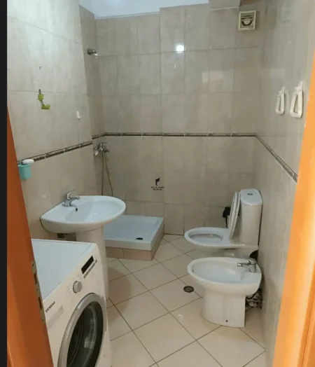 Tirane, jepet me qera apartament 1+1 Kati 7, 88 m² 550 € (DON BOSKO)