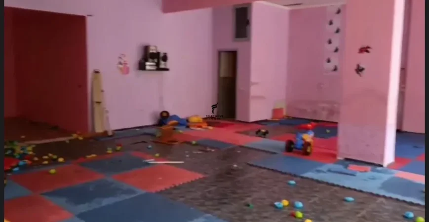 Tirane, jepet me qera dyqan Kati 0, 240 m² 550 € (KINOSTUDIO)