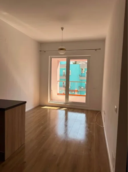 Tirane, jepet me qera apartament 1+1 Kati 5, 60 m² 350 € (Mangalemi ne Ali Dem)
