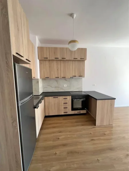 Tirane, jepet me qera apartament 1+1 Kati 5, 60 m² 350 € (Mangalemi ne Ali Dem)
