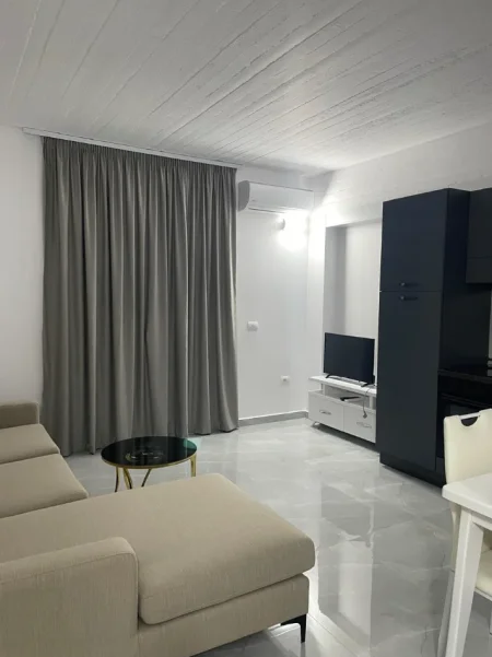 Tirane, jepet me qera apartament 1+1 Kati 1, 57 m² 420 € (Rruga Veli Dedi)