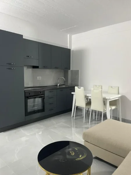 Tirane, jepet me qera apartament 1+1 Kati 1, 57 m² 420 € (Rruga Veli Dedi)