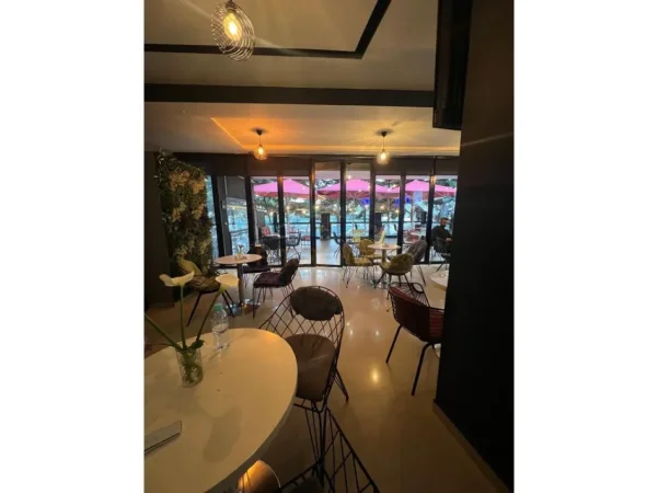 Tirane, shitet ambjent biznesi Kati 0, 143 m² 235.000 € 
