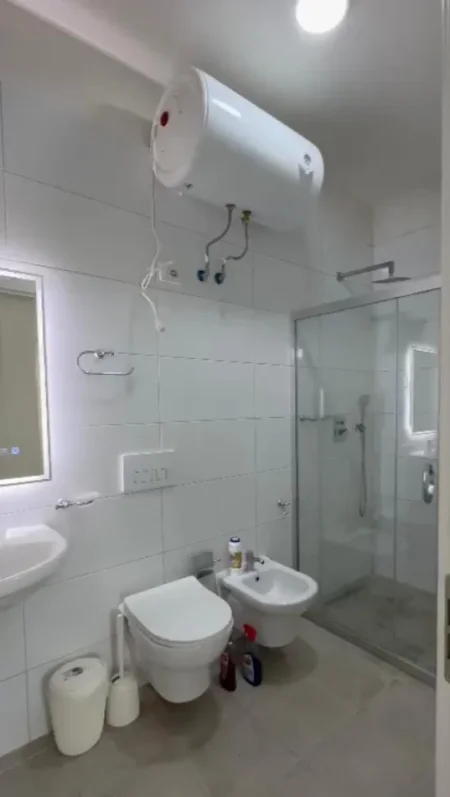 Tirane, jepet me qera apartament 2+1 Kati 1, 94 m² 800 € (Don Bosko 800 E Muaj I Diskutueshem)