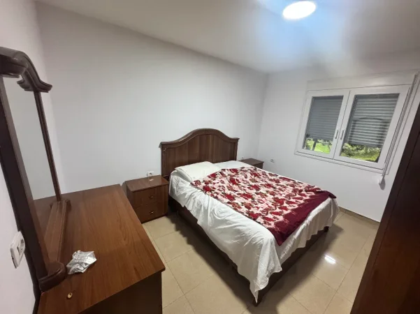 jepet me qera apartament 2+1+Bllk Kati 2, 80 m² 600 mije (Kryqezimi i Vasil Shanto)