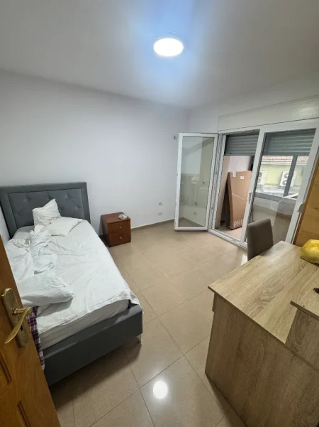 jepet me qera apartament 2+1+Bllk Kati 2, 80 m² 600 mije (Kryqezimi i Vasil Shanto)