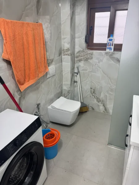 jepet me qera apartament 2+1+Bllk Kati 2, 80 m² 600 mije (Kryqezimi i Vasil Shanto)